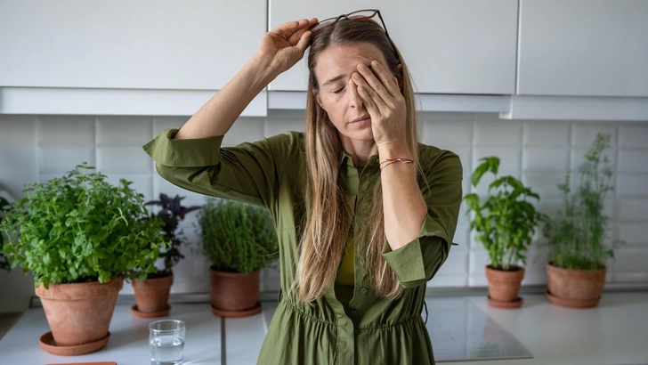 Хроническая усталость у женщин: 10 самых частых вопросов и ответы врача