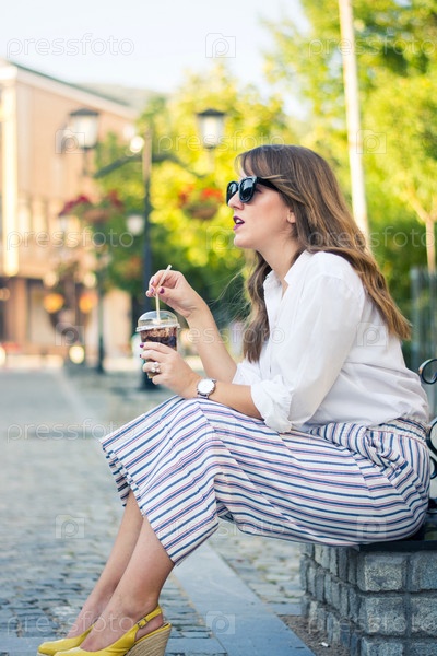 Read more about the article Стиль одежды сегодня: Почему мода 2026 года сводит с ума и как не выглядеть «вчерашним днём»