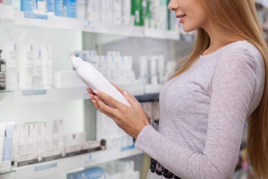 Read more about the article Вы зря покупаете крем от морщин на Озон: главные ошибки, которые старят вас за секунды