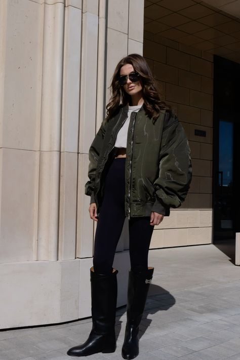 Read more about the article Одежда в стиле Чикаго для женщин: как выглядеть дерзко и стильно в 2026 году