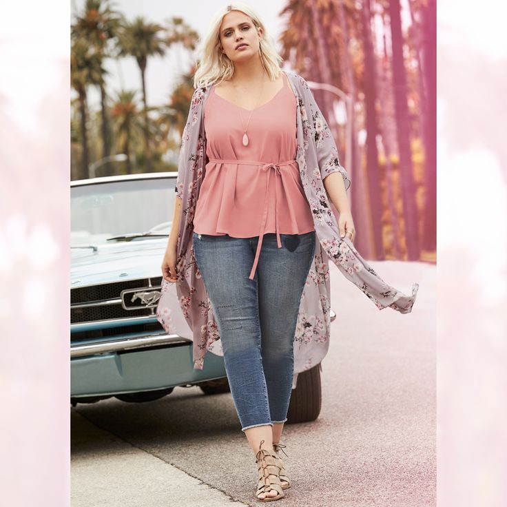 Read more about the article Модная одежда фото полных: как стилисты превращают пышные формы в главный актив