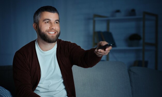 Read more about the article Телепрограмма на сегодня канал Мосфильм Золотая коллекция: что покажут и почему это must-see