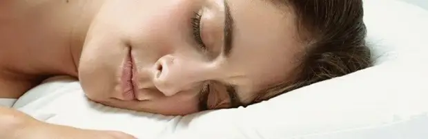 Read more about the article Подушка от морщин: сон, который крадет молодость, или спаситель вашей кожи? Разрушаем мифы и выбираем лучшую