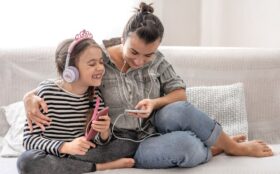 Веселые детские песенки из новой коллекции: почему их полюбят даже родители