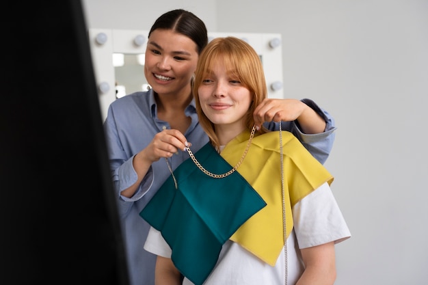 Read more about the article Школьная одежда: виды, о которых молчат в магазинах, и как не мучаем детей