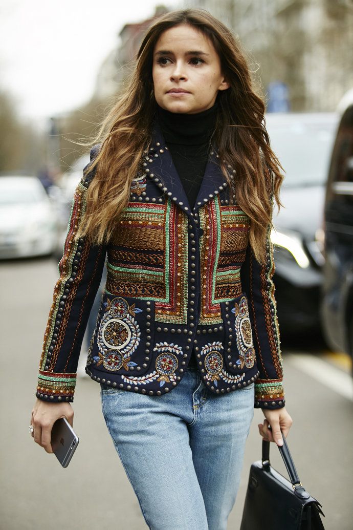 Read more about the article Стиль вышивка на одежде: как этот древний приём заставит вас выглядеть на миллион