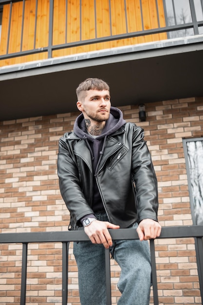 Read more about the article Мужская одежда брутальный стиль: 7 правил, которые превратят тебя в настоящего мужчину