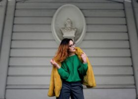 Почему в 2026 году все помешались на моде на одежду зеленого цвета? Срочно разбираем тренд