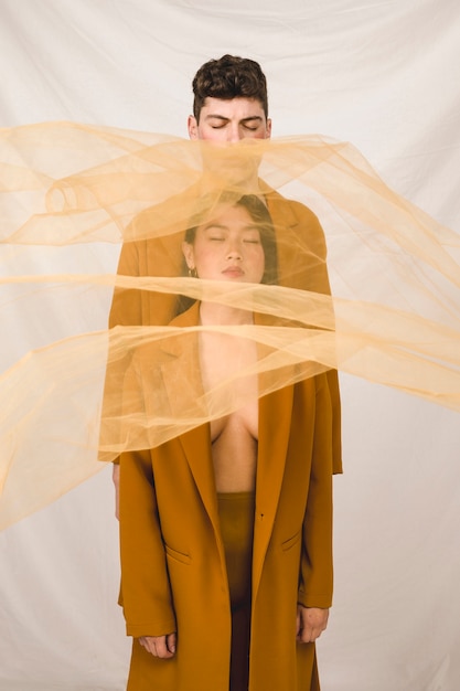 Read more about the article Виды иллюзий в одежде, которые стройнят и уродуют: как обмануть всех вокруг