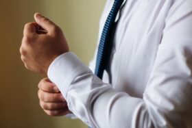 Стиль мужской одежды рубашка: как не выглядеть скучно и найти свою фишку в 2026