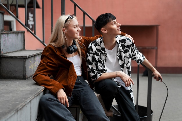 Read more about the article Твой молодежный вид одежды: как выглядеть на 100 в 2026 и не слить бюджет