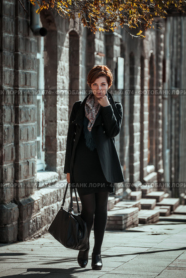 Read more about the article Модный темный цвет 2026: почему стилисты советуют носить его всем и везде