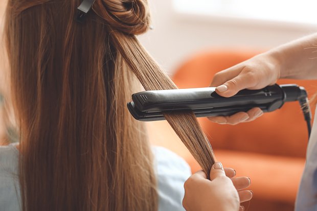 Read more about the article Уход за волосами во Владивостоке: почему местные девушки платят тысячи и остаются с «паклей» на голове