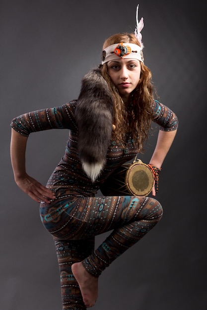 Read more about the article Египетский стиль одежды: 7 секретов фараонов, которые сделают вас иконой стиля в 2026