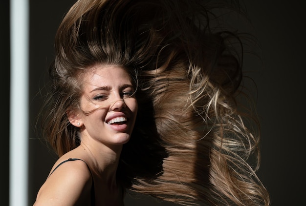 Read more about the article Уход за тонкими волосами: 7 секретов, которые превратят «жидкие» пряди в роскошную густоту