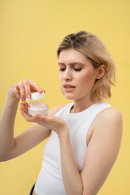 Read more about the article Свой бренд с нуля: контрактное производство уходовой косметики как способ взлететь