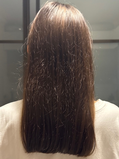 Read more about the article Уход за седыми волосами после окрашивания: почему краска смывается на второй день и как сохранить цвет надолго