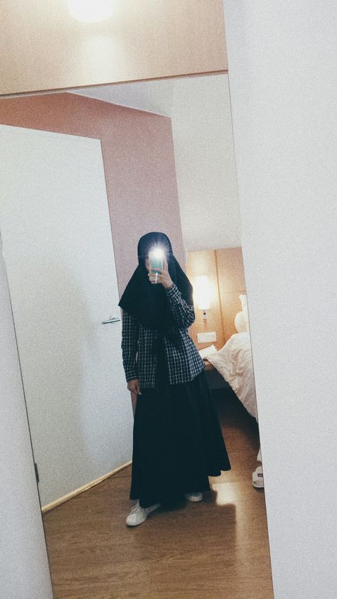 Read more about the article Одежда в исламе: виды, строгие правила и тренды скромной моды, которые взорвали подиумы