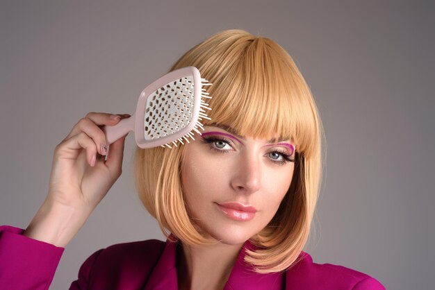 Read more about the article Как ухаживать за париком из искусственных волос: 7 ошибок, которые убивают вашу причёску